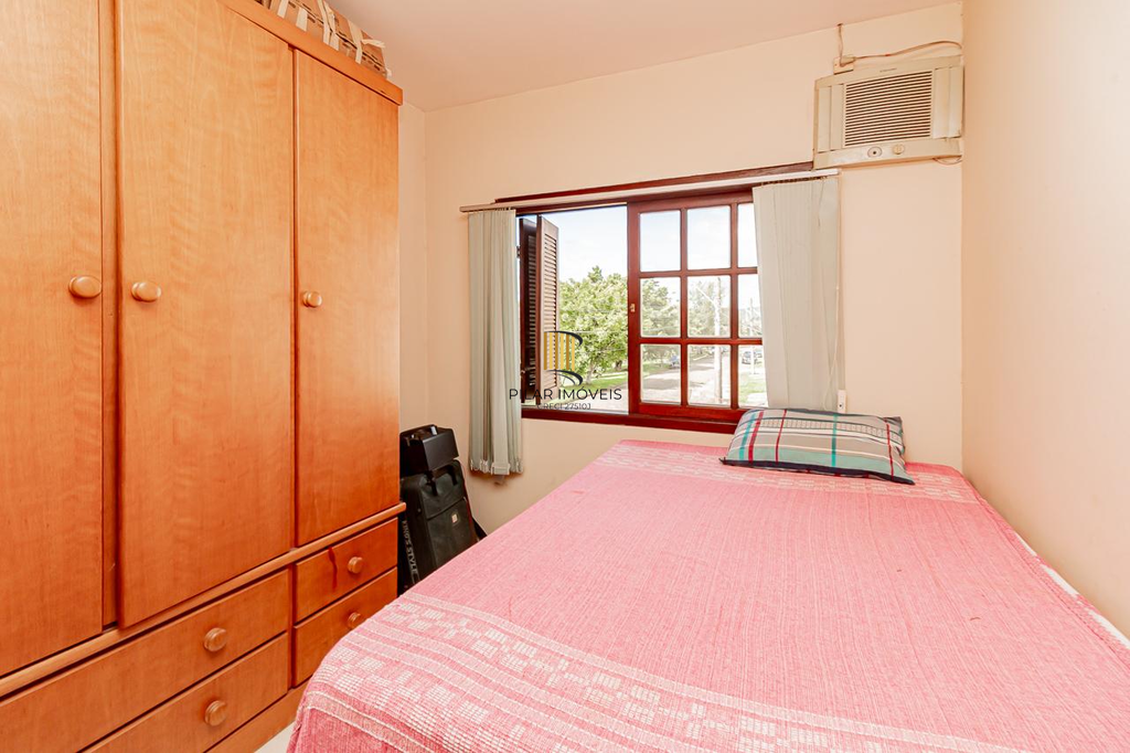 Casa 3 dormitórios no bairro Hípica