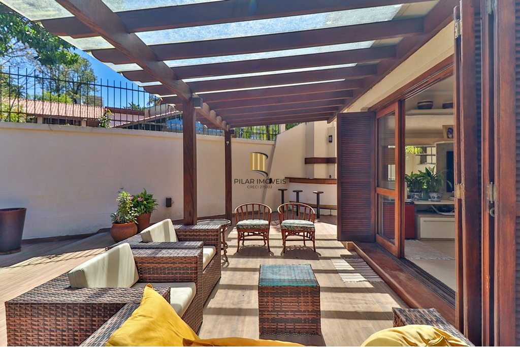 Casa 4 dormitórios no bairro Três Figueiras