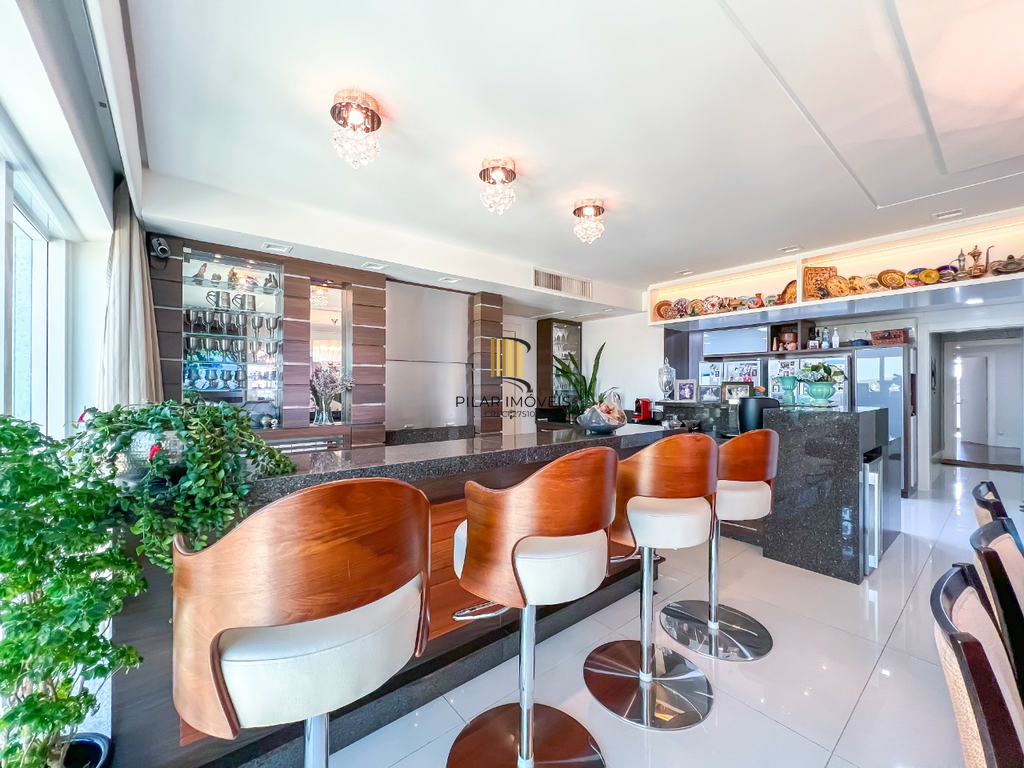 Apartamento 4 dormitórios no bairro Bela Vista