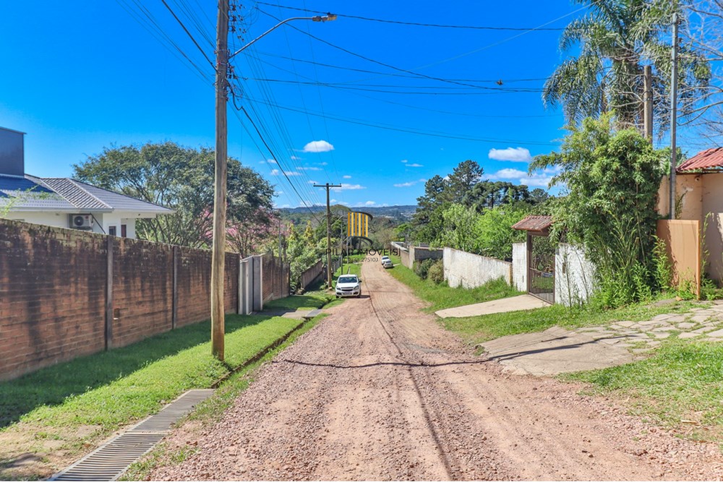 Casa 2 dormitórios no bairro Hípica