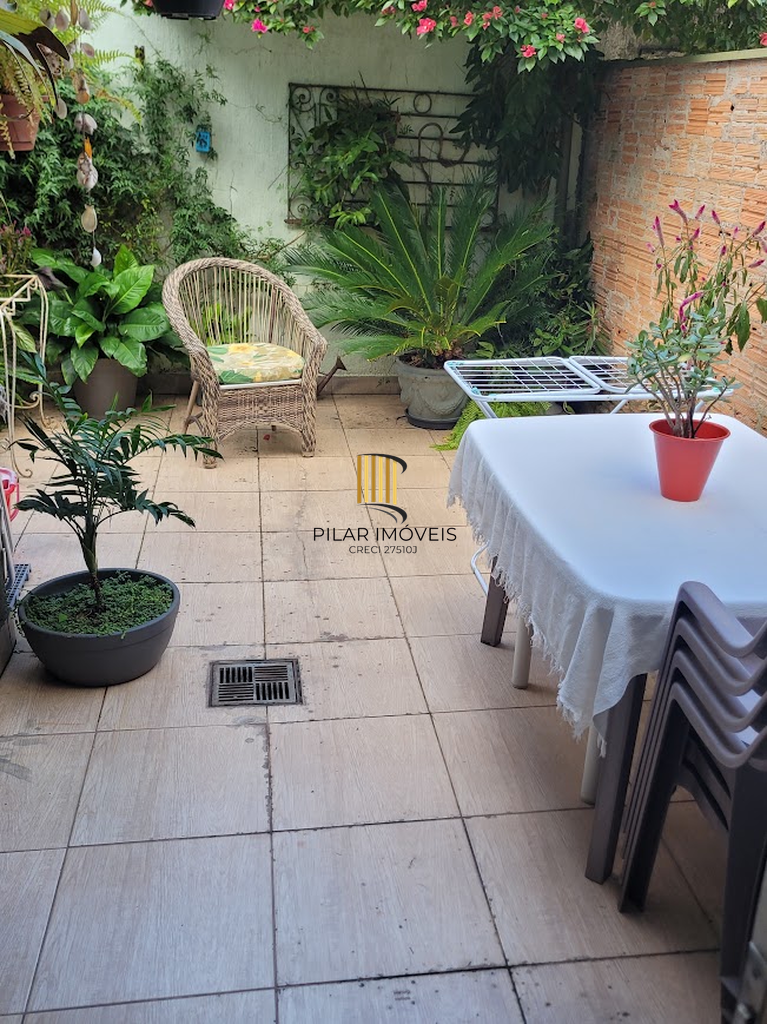 Casa 2 dormitórios no bairro Ipanema