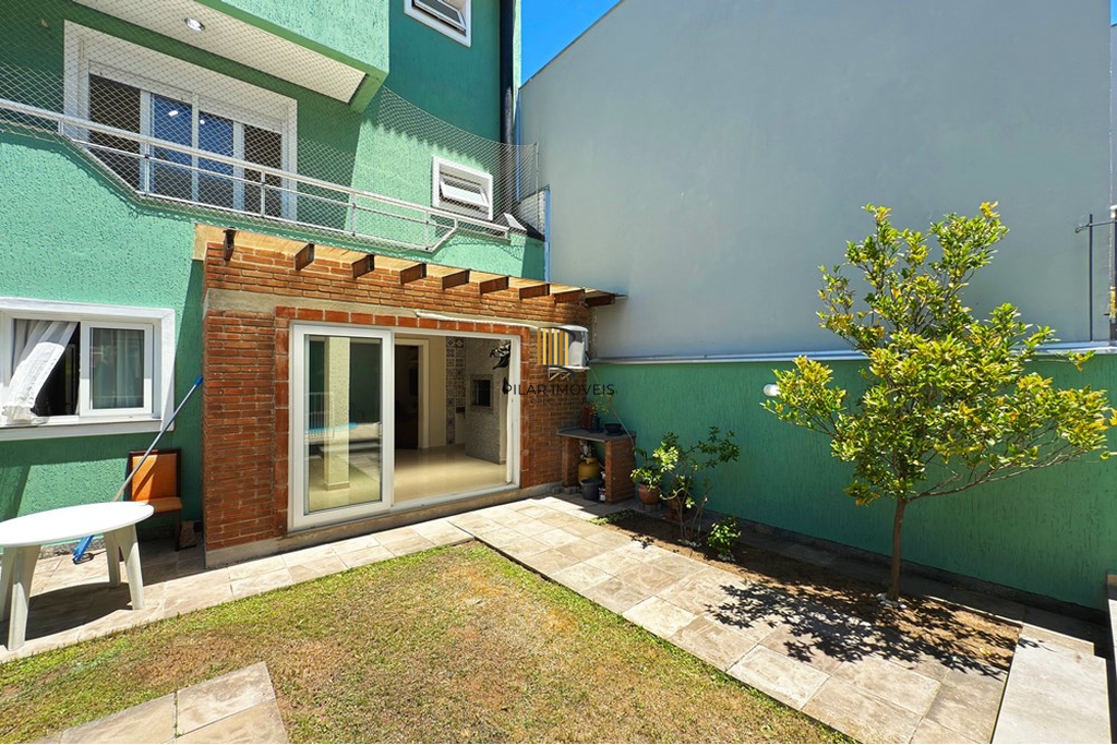 Casa 1 dormitório no bairro Hípica