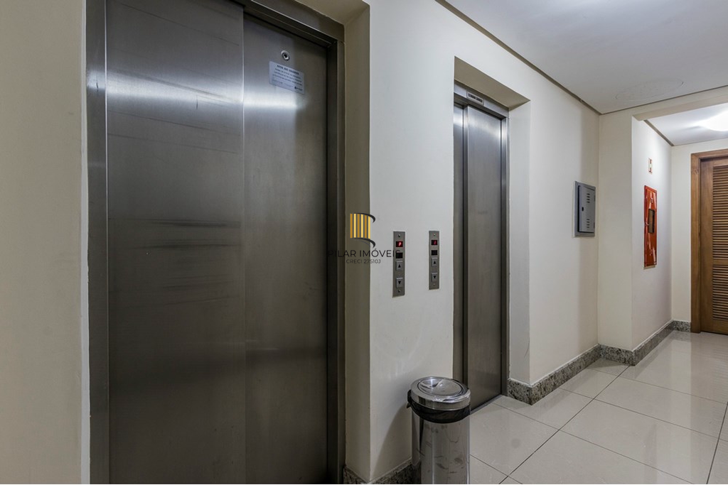 Apartamento 2 dormitórios no bairro Chácara das Pedras