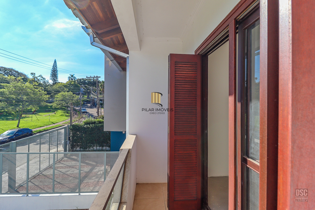 Casa 3 dormitórios no bairro Hípica