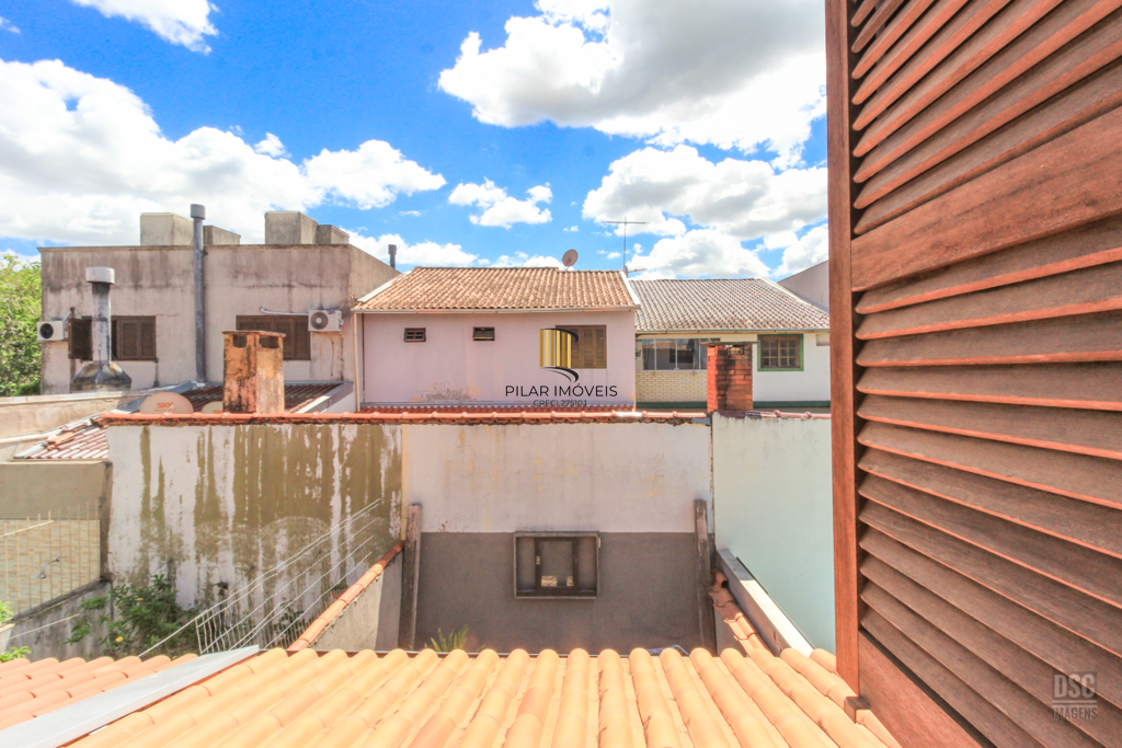 Casa 2 dormitórios no bairro Hípica