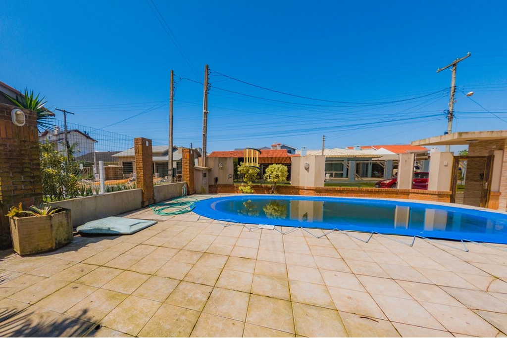 Casa 4 dormitórios no bairro Centro