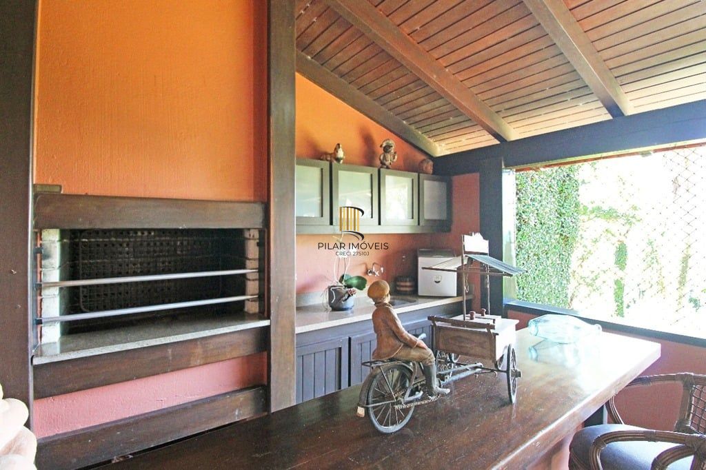Casa de Condomínio 4 dormitórios no bairro Santa Tereza