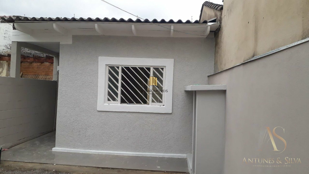 Casa 2 dormitórios no bairro Vila Monte Carlo