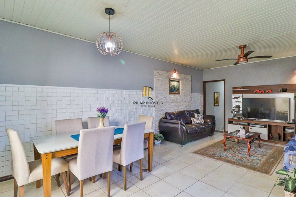 Casa 6 dormitórios no bairro Teresópolis