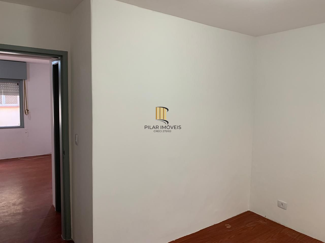 01 dormitório, na João Alfredo, Cidade Baixa, com 36 m2, 01 lance de escada