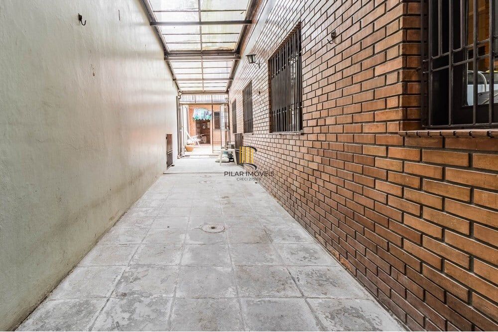 Casa 3 dormitórios no bairro Partenon