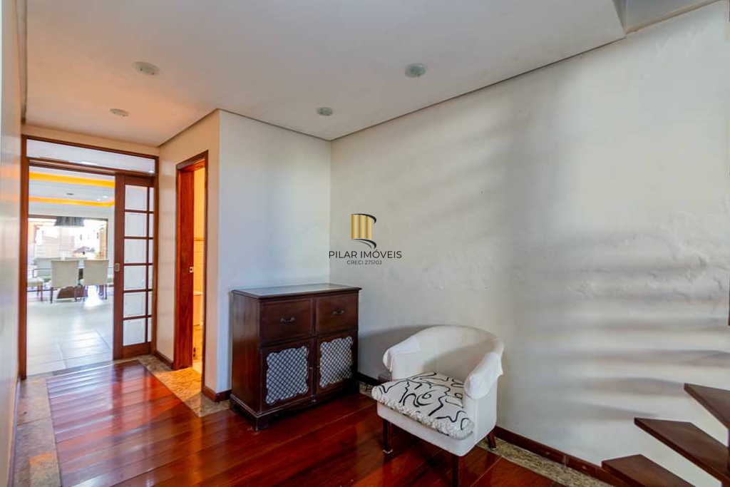 Casa 6 dormitórios no bairro Tristeza