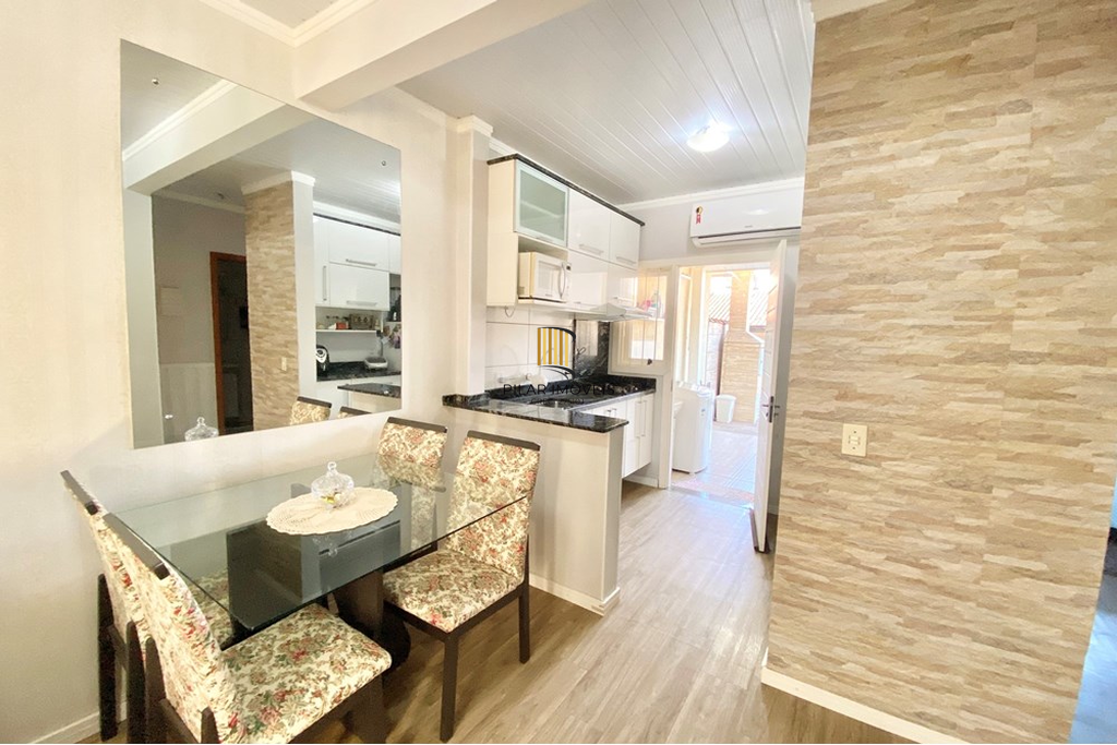 Casa de Condomínio 2 dormitórios no bairro Olaria