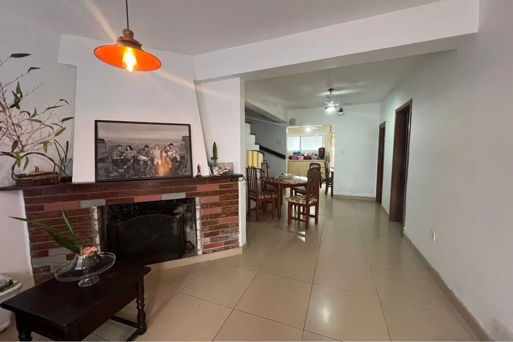 Casa 5 dormitórios no bairro Partenon