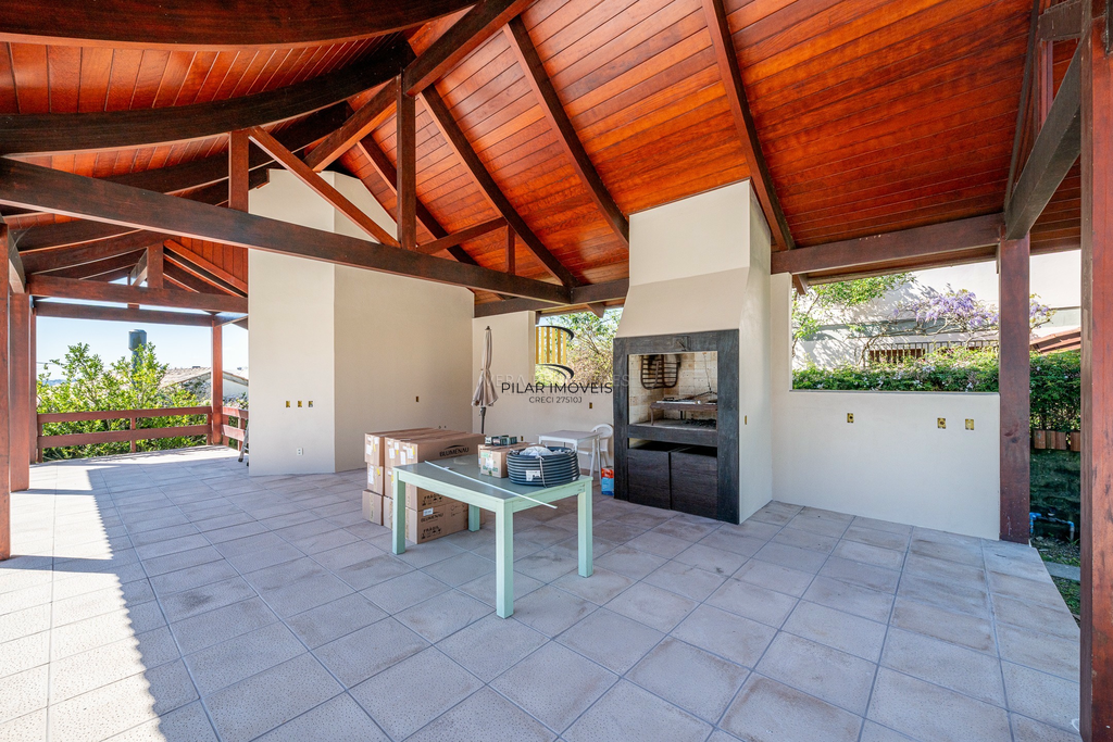 Casa de Condomínio 3 dormitórios no bairro Cavalhada