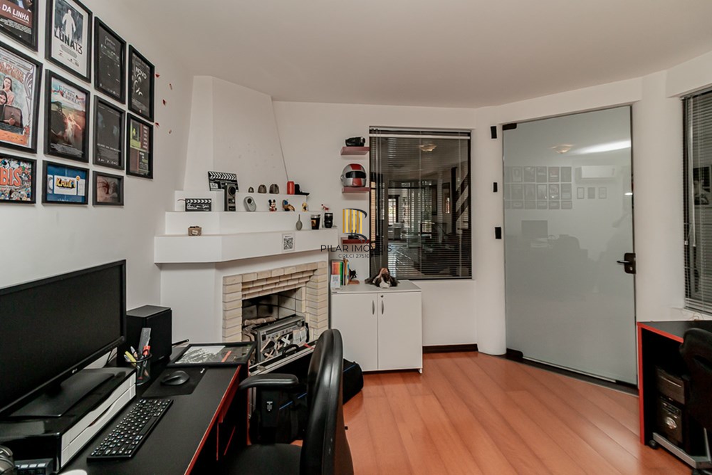 Casa 4 dormitórios no bairro Chácara das Pedras