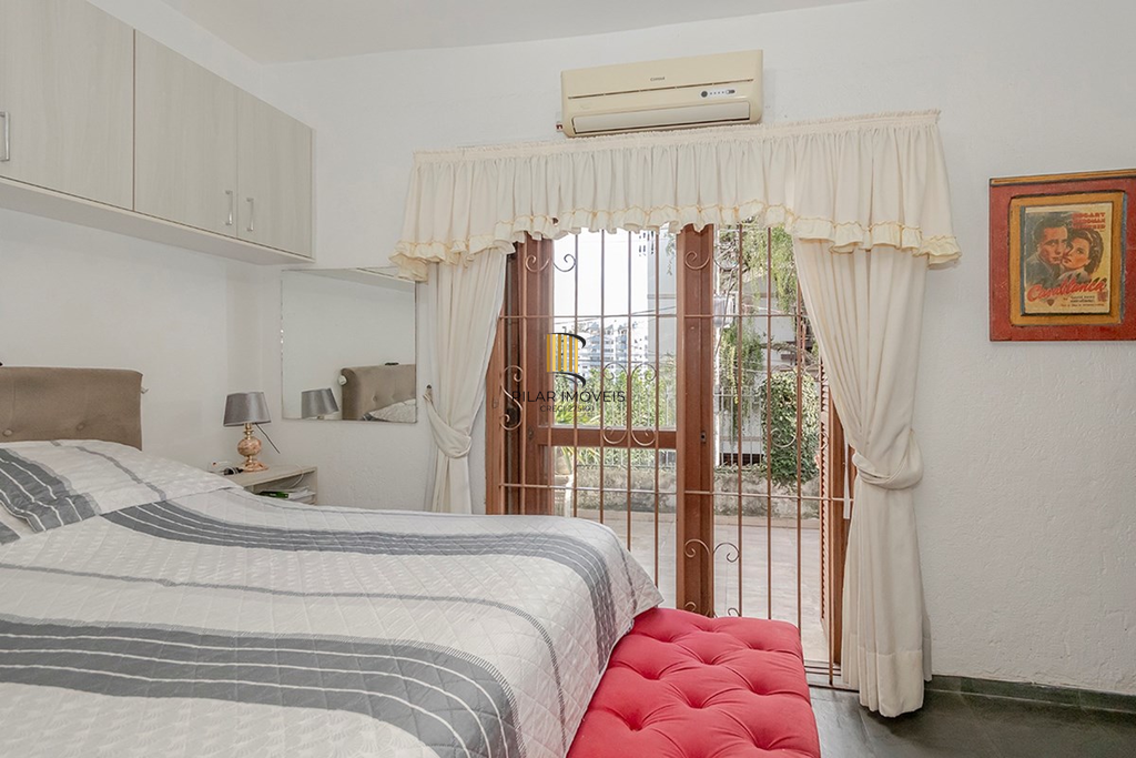 Casa 4 dormitórios no bairro Passo da Areia