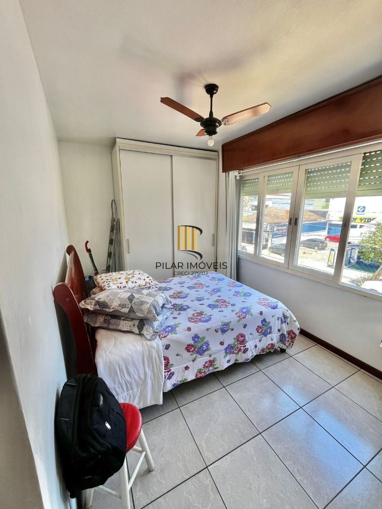 Apto de 02 dorm na João Wallig, 01 lance de escada, de frente