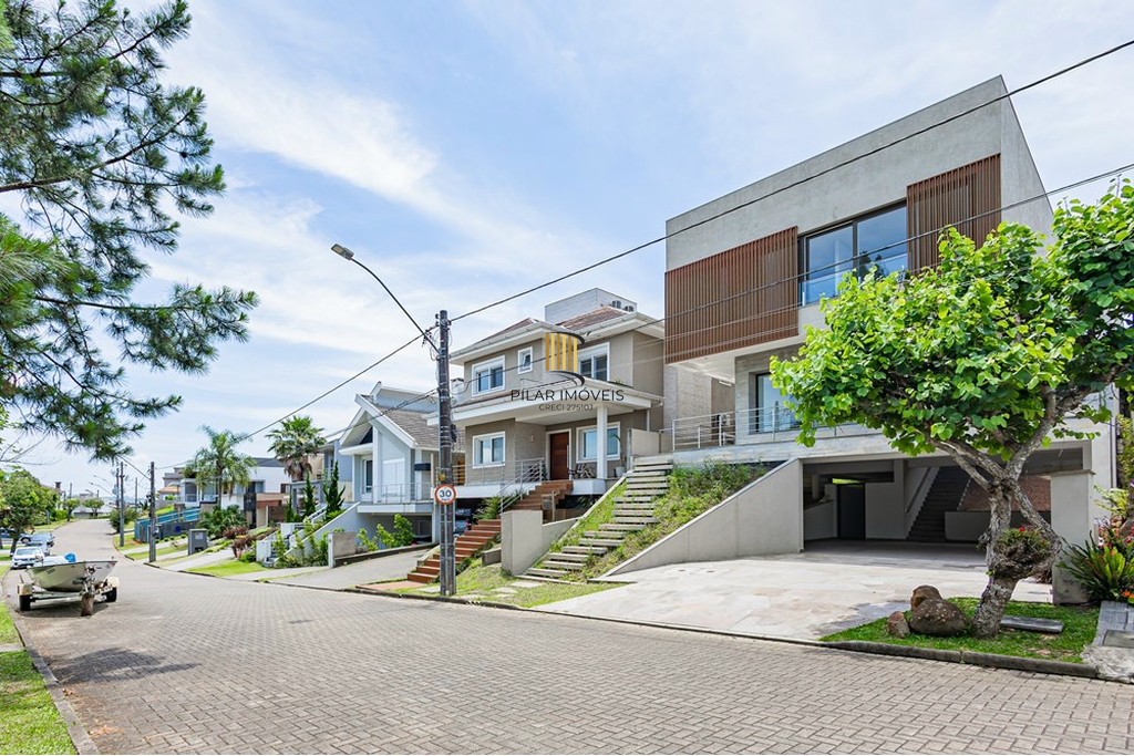 Casa de Condomínio 3 dormitórios no bairro Krahe