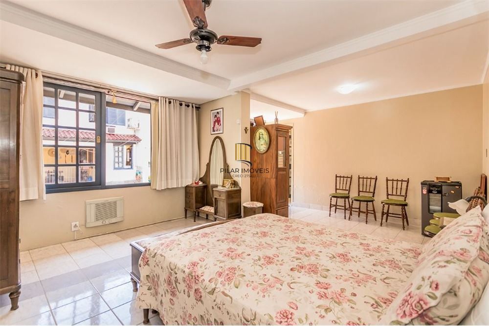 Casa 4 dormitórios no bairro Jardim Sabará