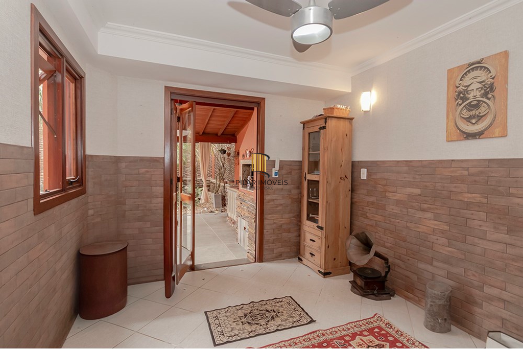 Casa de Condomínio 4 dormitórios no bairro Santa Tereza