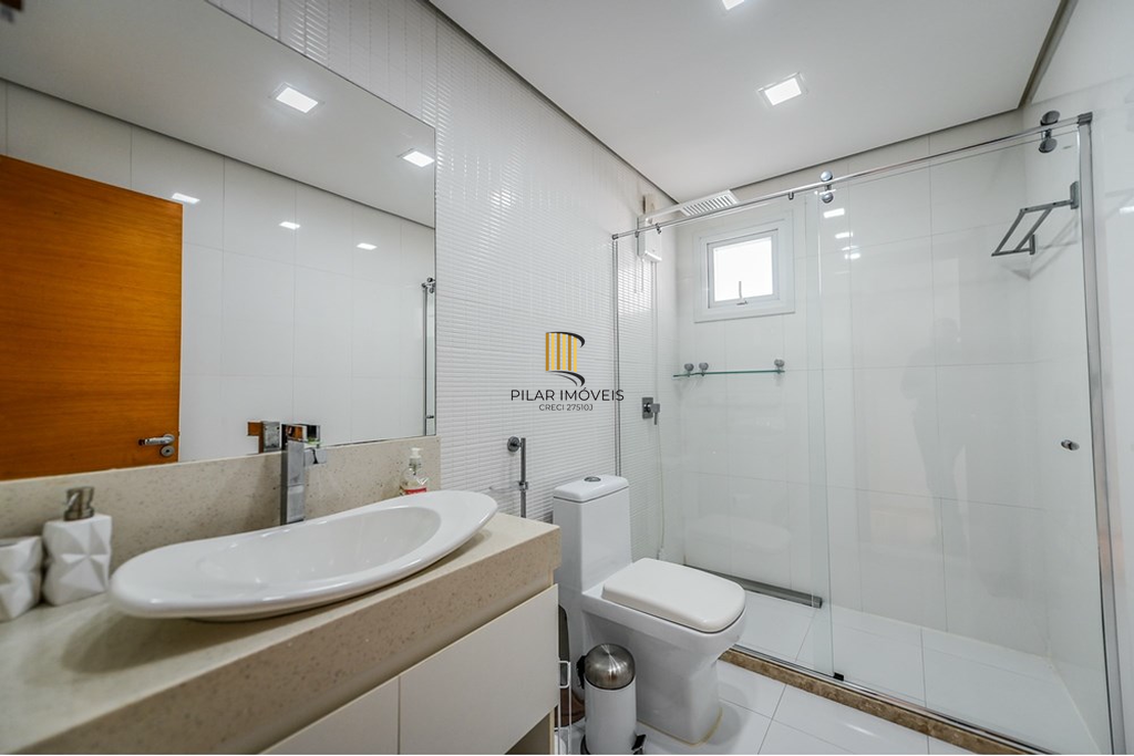 Casa 5 dormitórios no bairro Menino Deus