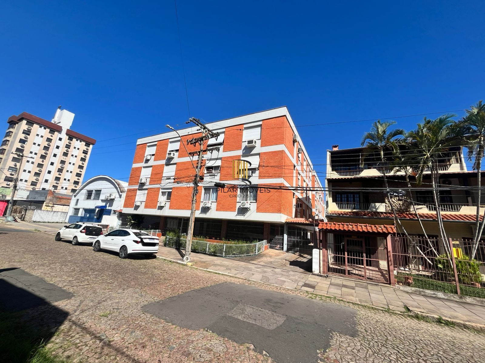 02 dorm, 73 m², sol da tarde, com vaga, dep e banho aux, no Passo da Areia