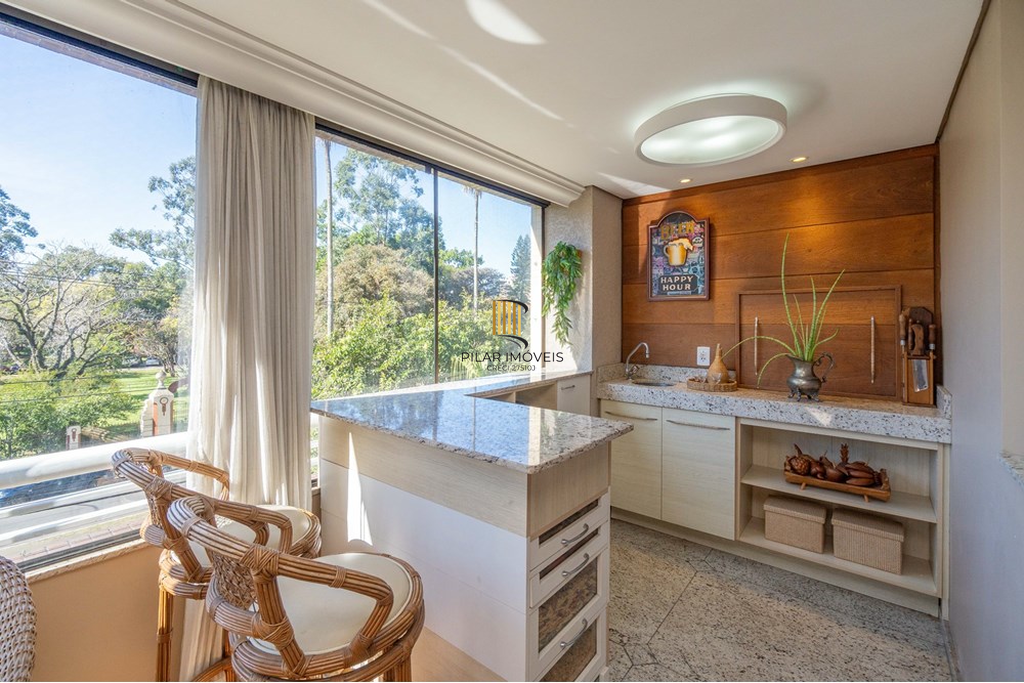 Apartamento 3 dormitórios no bairro Menino Deus