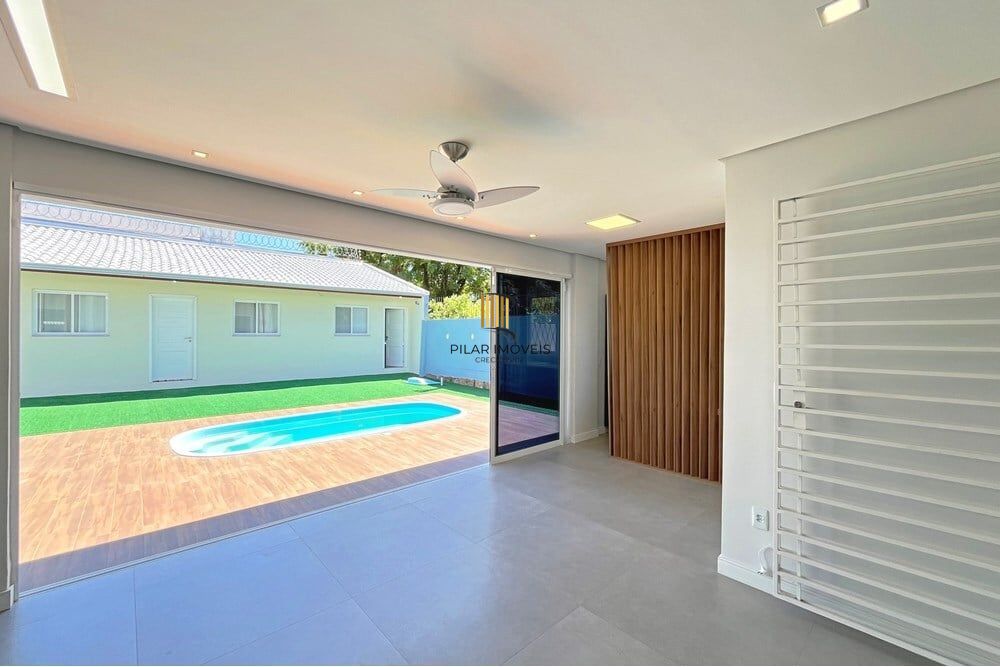 Casa 4 dormitórios no bairro Teresópolis