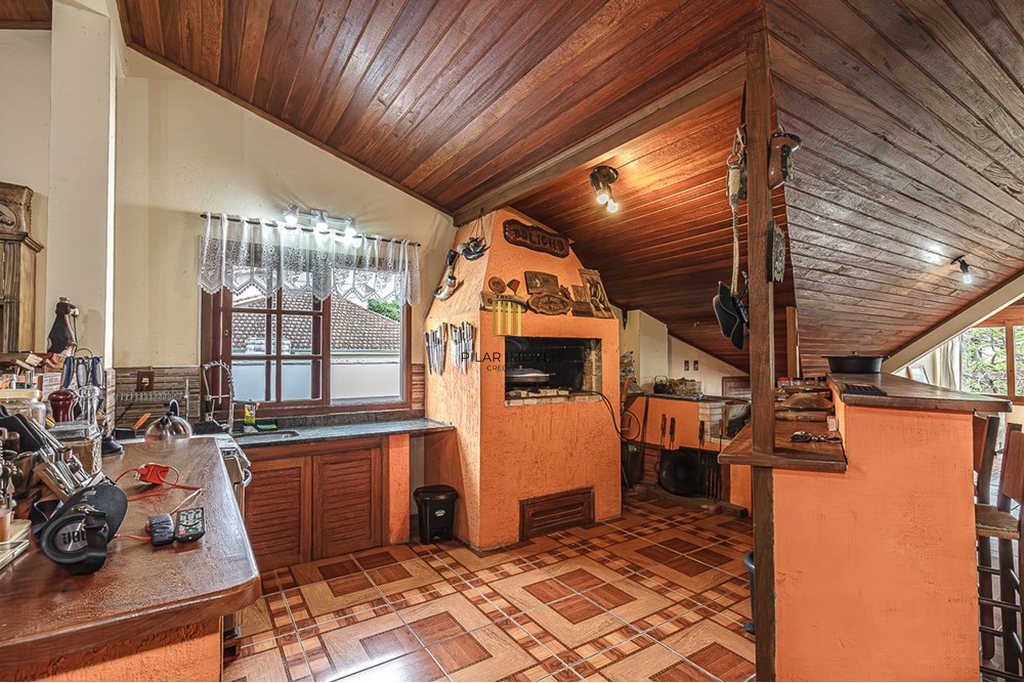 Casa 5 dormitórios no bairro Vila Ipiranga