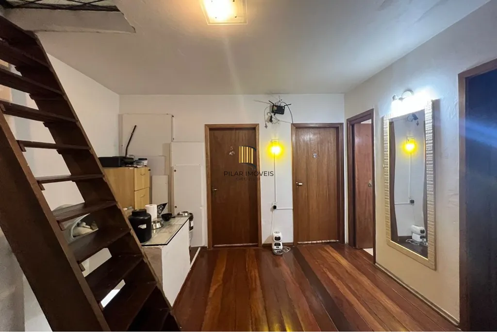 Casa 5 dormitórios no bairro Partenon