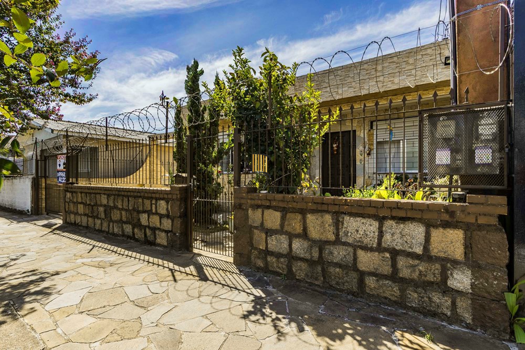 Casa 3 dormitórios no bairro Santa Maria Goretti