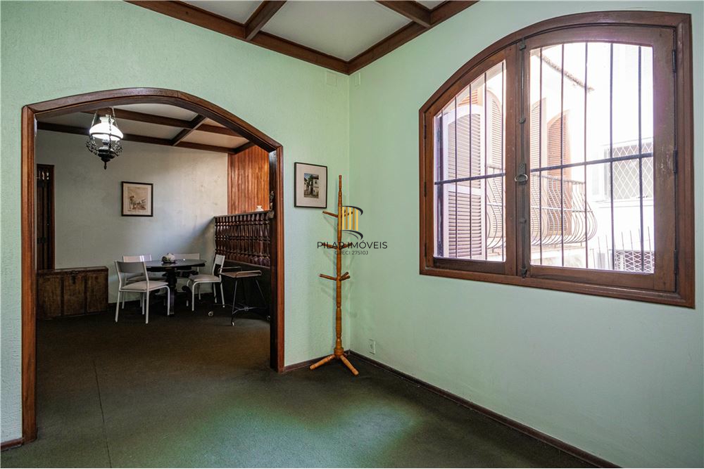 Casa 5 dormitórios no bairro Petrópolis