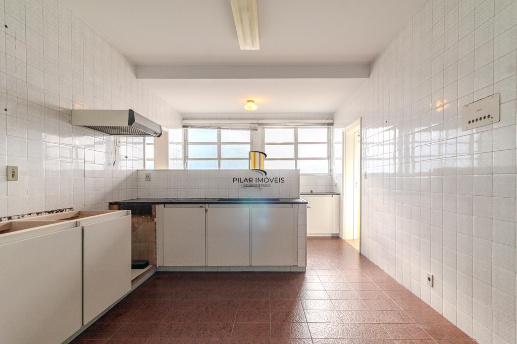 Apartamento 4 dormitórios no bairro Moinhos de Vento