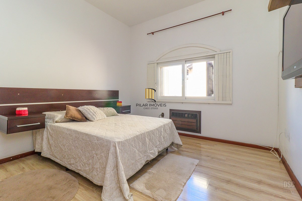 Casa 6 dormitórios no bairro Jardim Planalto