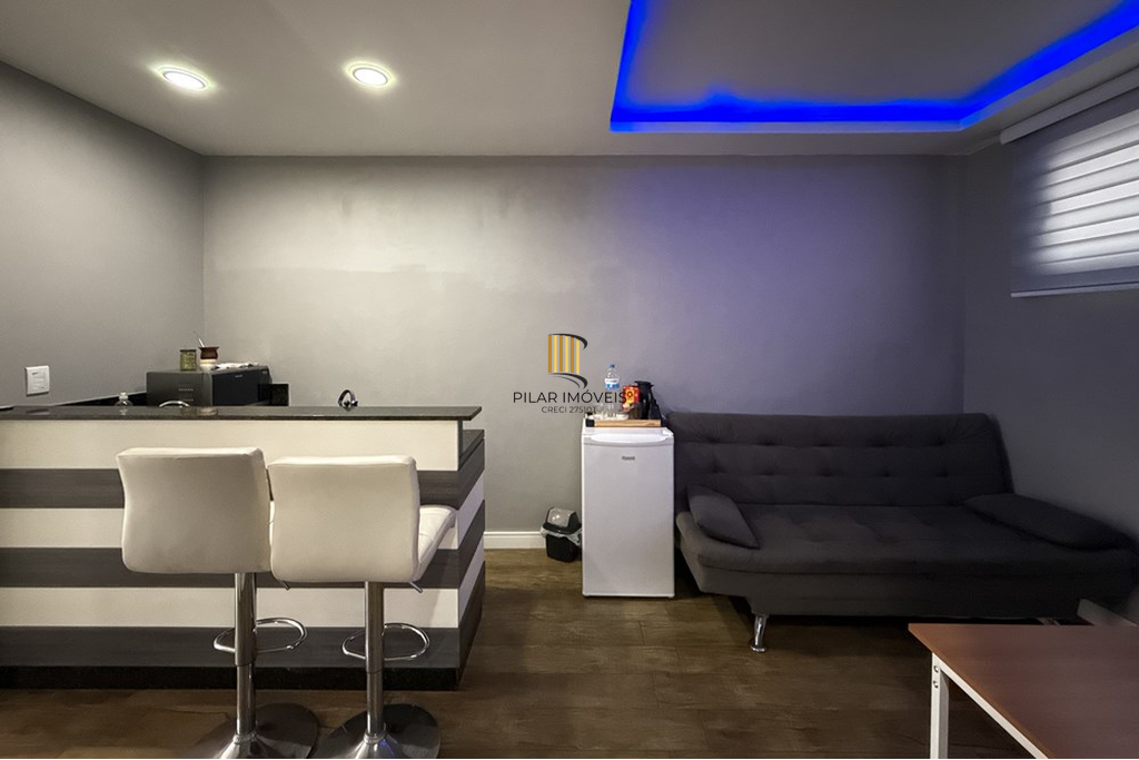 Casa 5 dormitórios no bairro Igara