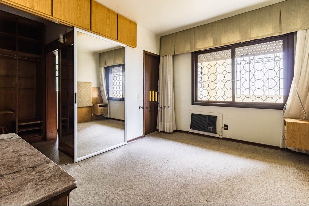 Casa 4 dormitórios no bairro Jardim Lindóia