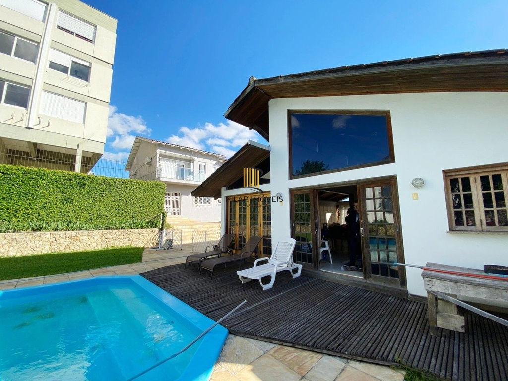 Casa 3 dormitórios no bairro Teresópolis