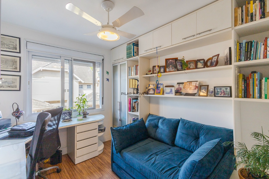 Casa de Condomínio 3 dormitórios no bairro Jardim Carvalho