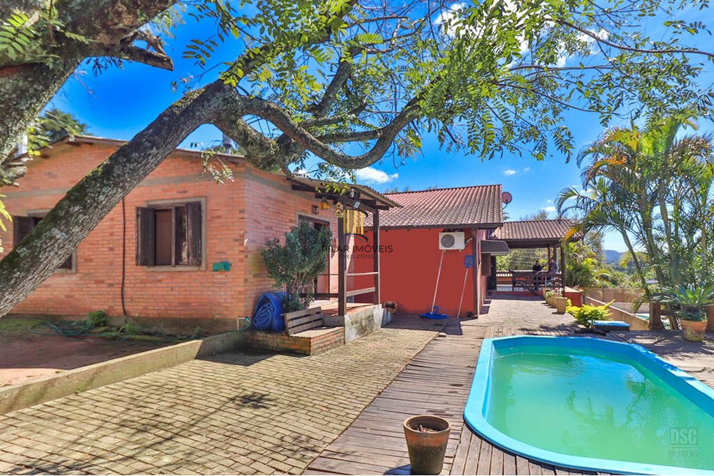 Casa 2 dormitórios no bairro Hípica