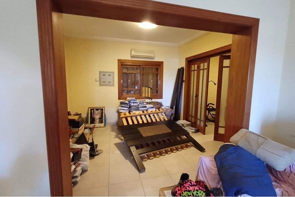 Casa 4 dormitórios no bairro Partenon