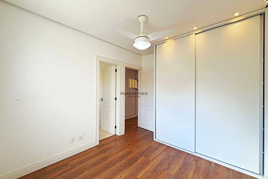 Casa 3 dormitórios no bairro Hípica