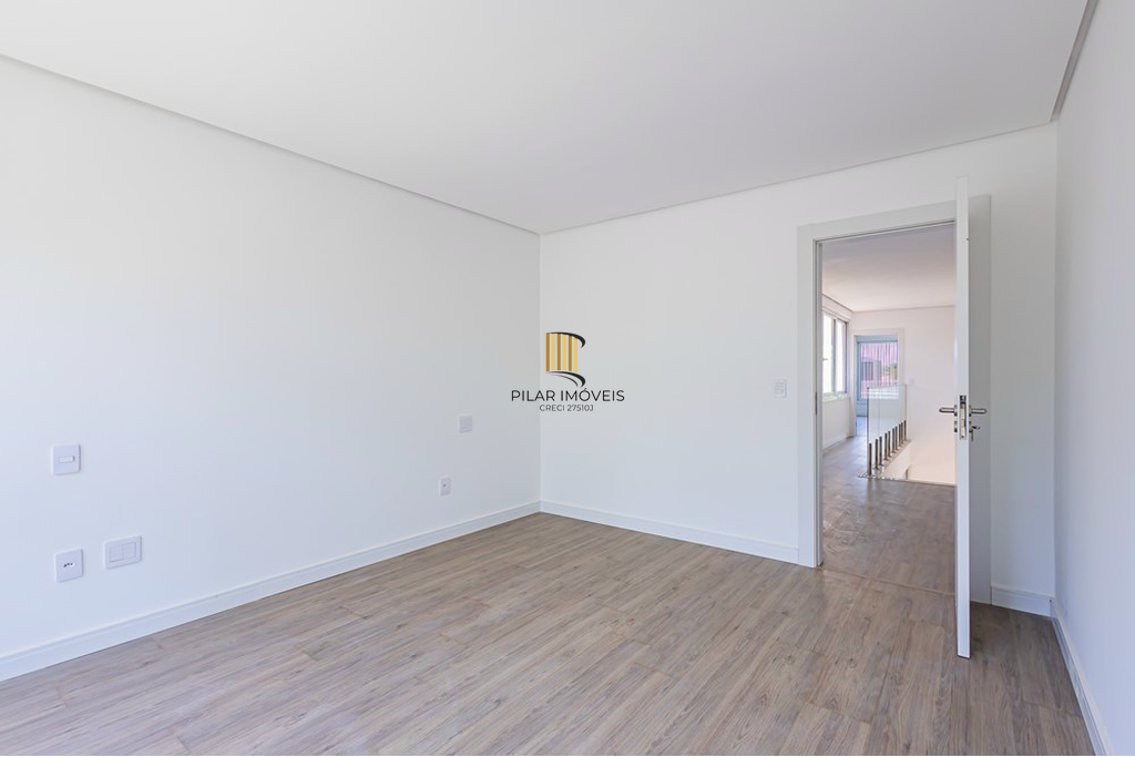 Casa de Condomínio 3 dormitórios no bairro Krahe