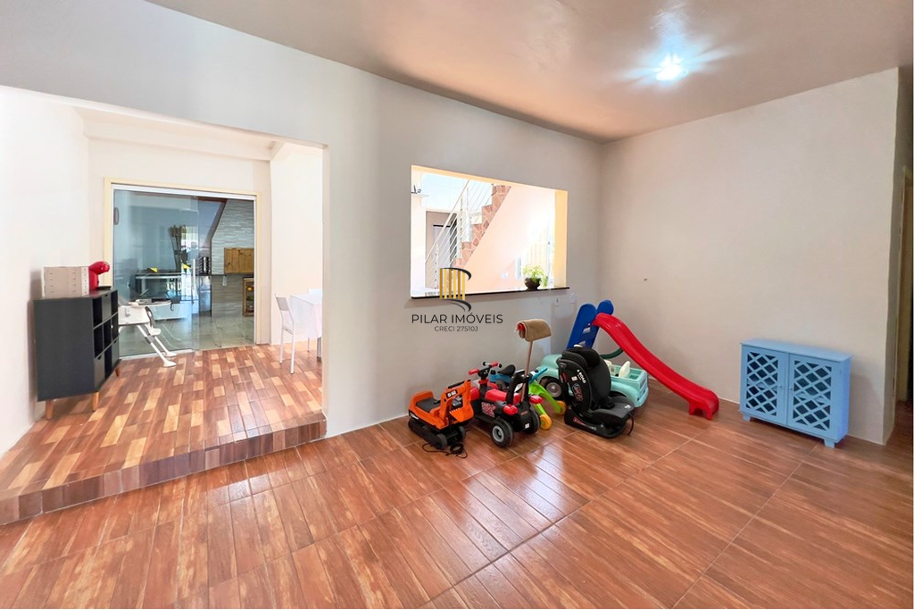 Casa 3 dormitórios no bairro Olaria
