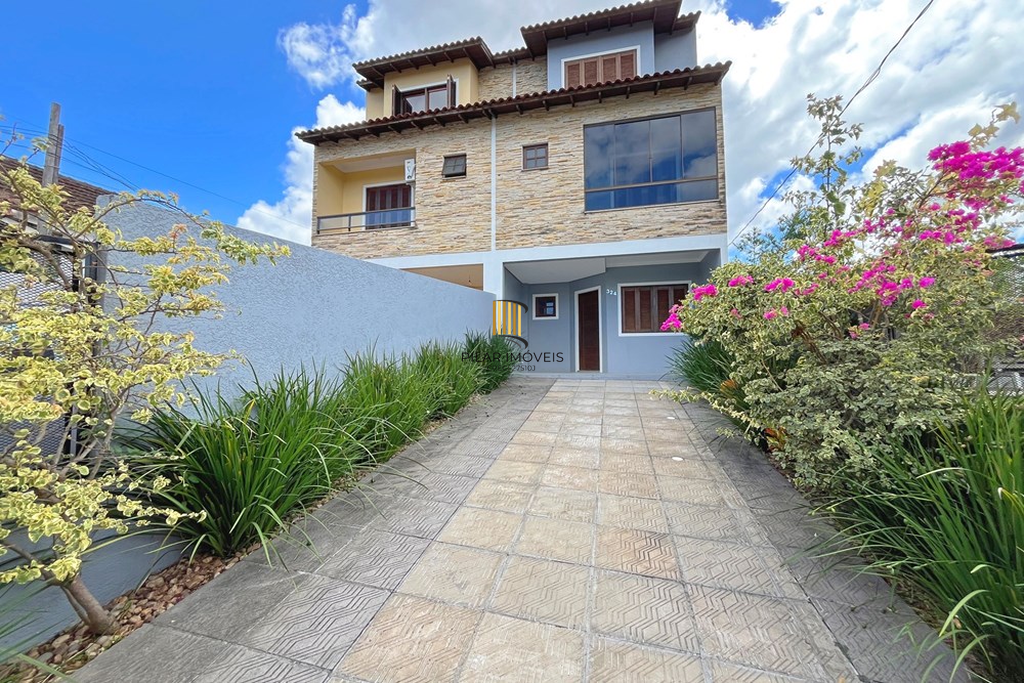 Casa 3 dormitórios no bairro Espírito Santo