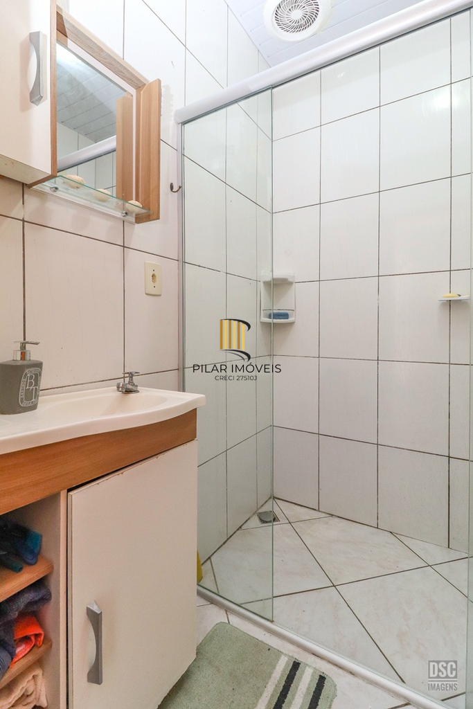 Casa 2 dormitórios no bairro Hípica