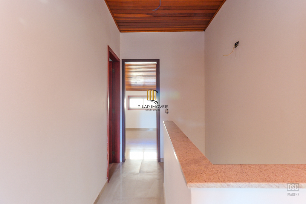 Casa 3 dormitórios no bairro Hípica