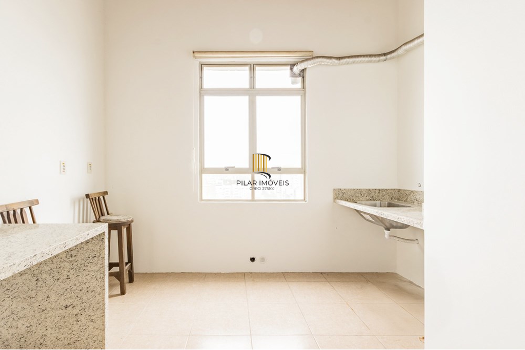 Apartamento 4 dormitórios no bairro Cidade Baixa