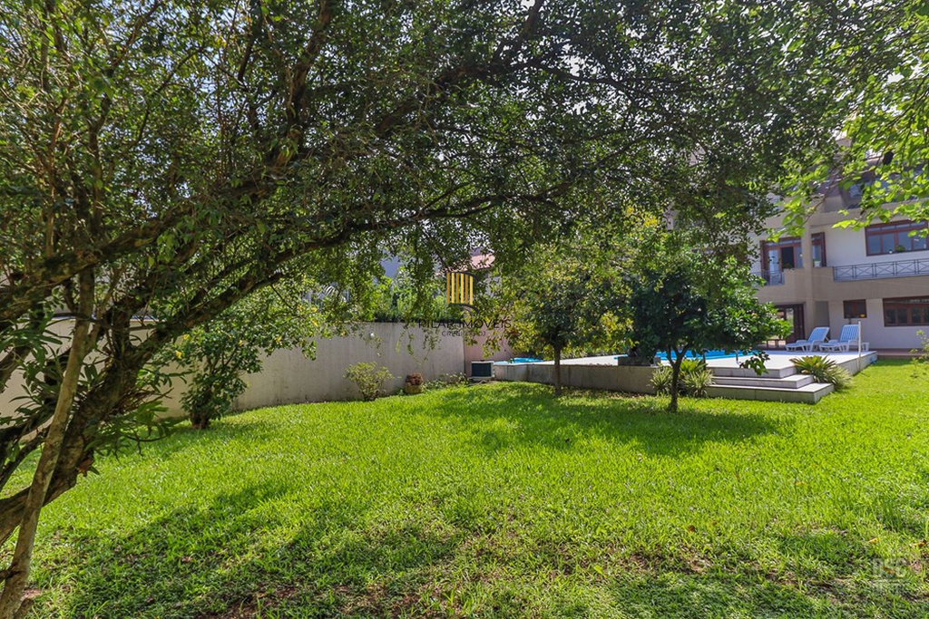 Casa 4 dormitórios no bairro Ipanema