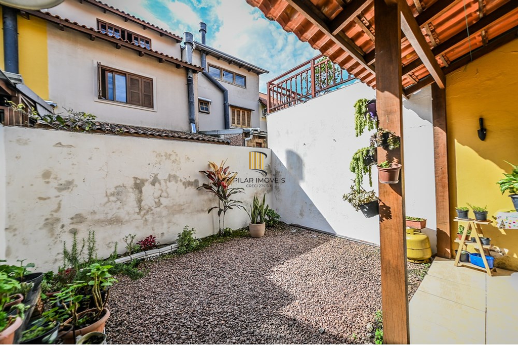 Casa de Condomínio 2 dormitórios no bairro Hípica